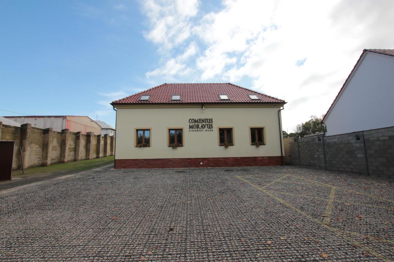 Comenius Moravus Vinarsky Dvur 米库洛夫 外观 照片